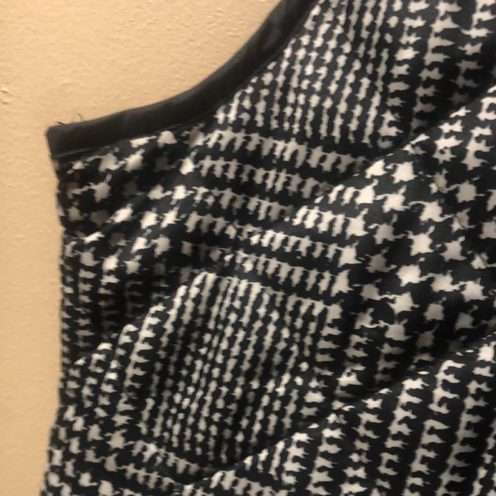 Cambridge Dry Goods Houndstooth puffer zip up vest - Picture 9 of 12
